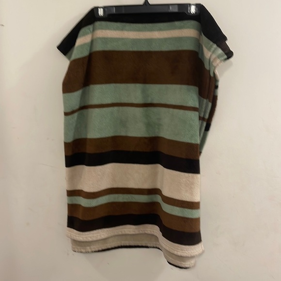 Costco fleece blanket - Picture 1 of 3